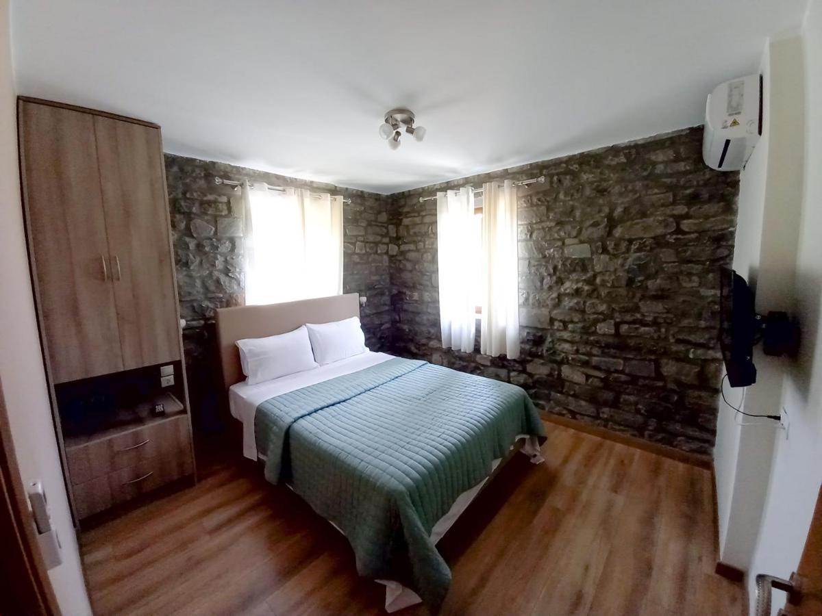 Aparthotel The Stone House Permet